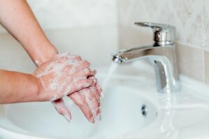 Tips Elak Rambut Kering Akibat Terlalu Kerap Cuci