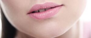 DIY Lip Scrub Coklat Untuk Bibir Lembut & Manis
