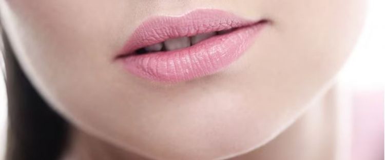 DIY Lip Scrub Coklat Untuk Bibir Lembut & Manis